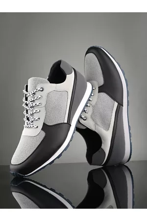 San Frissco Men Textured Lightweight Memory Foam Insole Sneakers