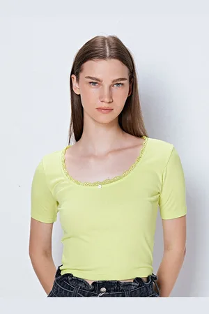COVER STORY Yellow Slim Fit Crop T-shirt