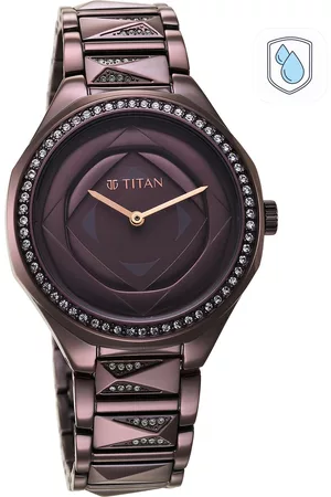 Titan Women Dial & Stainless Steel Bracelet Style Strap Analogue Watch 95206QM01