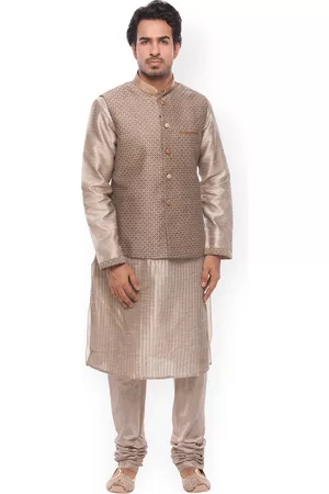 MANU Men Grey Self-Striped Kurta with Churidar & Jacket