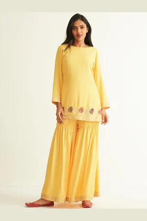 Ancestry Boat Neck Thread Work Straight Kurti