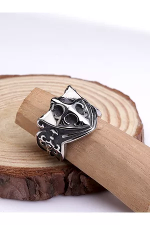 Yellow Chimes Men Silver-Toned & Black Rhodium-Plated Pirate Symbol Finger Ring