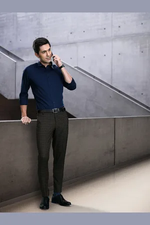 Invictus Men Black & Grey Checked Slim Fit Smart Casual Trousers