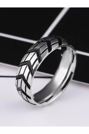 Yellow Chimes Men Silver-Toned Black Finger Ring