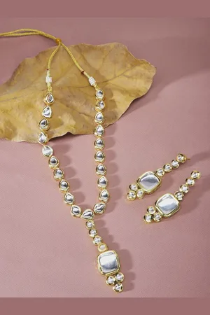 The Pari Gold-Plated Kundan-Studded & Beaded Jewellery Set