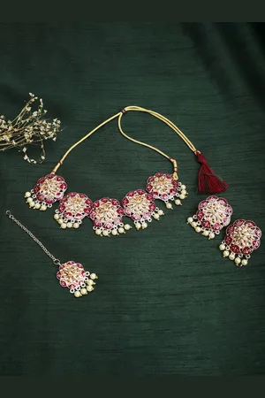 The Pari Gold-Plated Stone-Studded & Beaded Jewellery Set