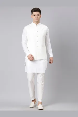 TheEthnic.Co Mandarin Collar Kurta & Pyjamas With Nehru jacket
