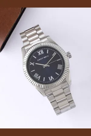 Joker & Witch Men Embellished Dial & Stainless Steel Bracelet Analogue Watch AMWW703