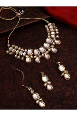 Asmitta Jewellery Gold-Plated kundan Necklace and Earrings with Maang Tika