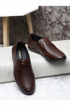 MUTAQINOTI Men Textured Leather Formal Loafers