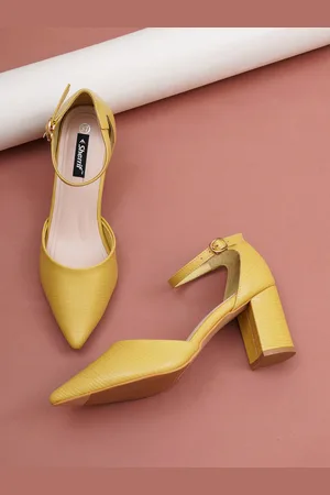 Sherrif Textured Pointed Toe Block Pumps With Ankle Loop