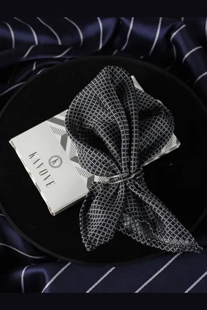 KOVOVE Men Green Checked Pocket Square