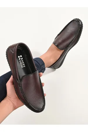 HERE&NOW Men Brown Textured Round Toe Loafers