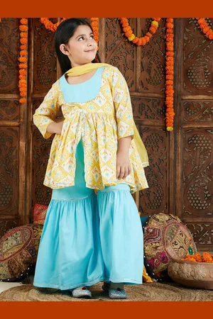 Vastramay Girls Geometric Printed Pleated Pure Cotton Kurta With Sharara & Dupatta
