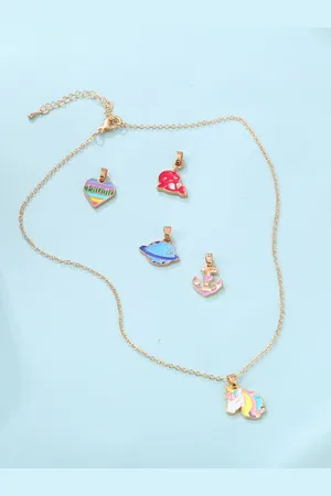 EL REGALO Girls Set Of 5 Pendants With Chain