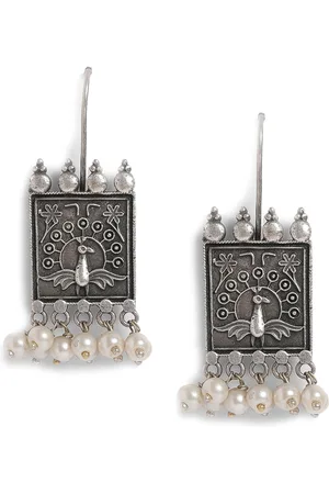 EL REGALO White & Silver-Plated Pearl Beaded Oxidised Square Drop Earrings