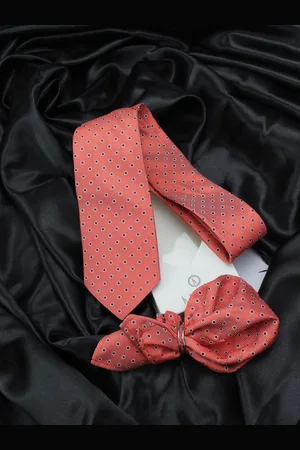 KOVOVE Men Red Polka Dot Neck Tie & Pocket Square Accessory Gift Set