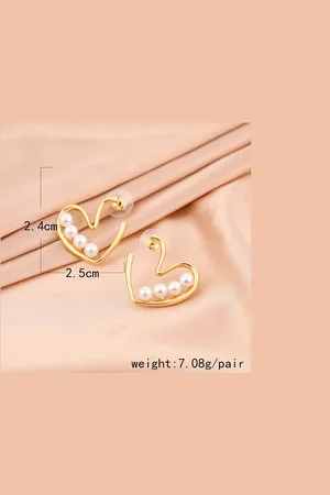 EL REGALO Heart Shaped Stud Earrings