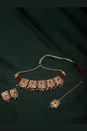 The Pari Gold-Plated Stone-Studded & Beaded Jewellery Set