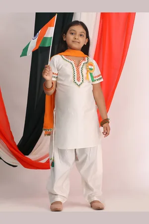 Vastramay Girls White Yoke Design Regular Gotta Patti Kurta & Patiala With Dupatta