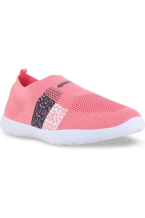 Sparx Women Textured Slip-On Sneakers