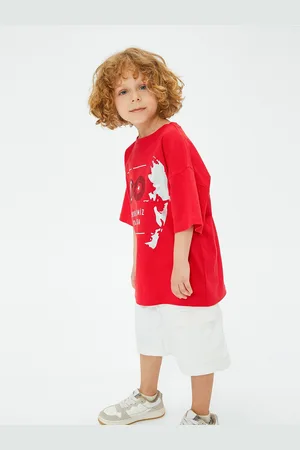 Koton Boys Graphic Printed Drop-Shoulder Sleeves Pure Cotton Casual T-shirt