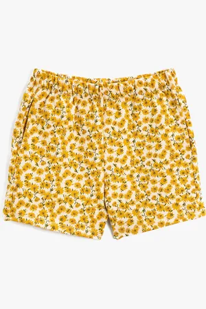Koton Girls Floral Printed Mid-Rise Regular Shorts