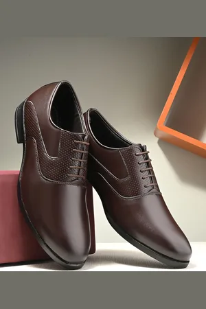 Invictus Men Textured Formal Oxfords