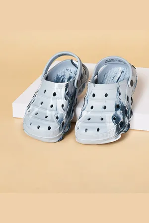 Pantaloons Boys Printed Rubber Clogs