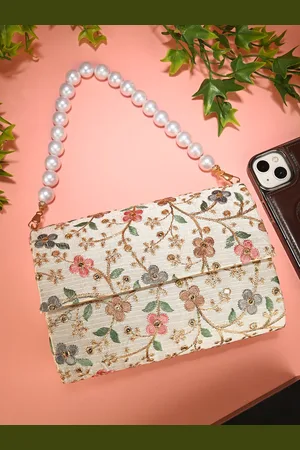 gaura pakhi Embellished Purse Clutch