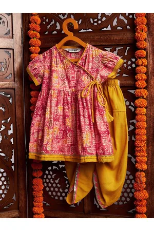 Stylo Bug Girls Geometric Printed V-Neck Puffed Sleeves Angrakha Kurta With Dhoti Pants