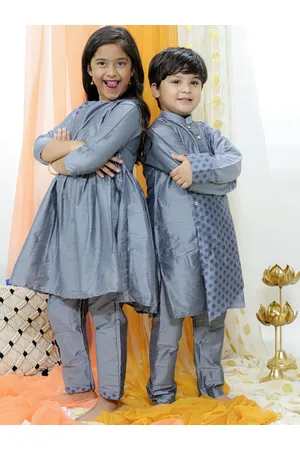 Vastramay Girls Ethnic Motifs Printed Round Neck Pleated Kurta & Trousers With Potli Bag
