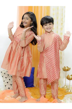 Vastramay Girls Ethnic motifs Printed Anarkali Kurta With Pyjamas & Potli Bag