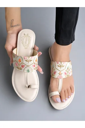 Shoetopia Girls Floral Embellished One Toe Flats