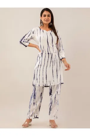 Celebravo Tie & Dyed Straight Kurta With Trousers