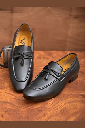 Viv Men Black Derbys