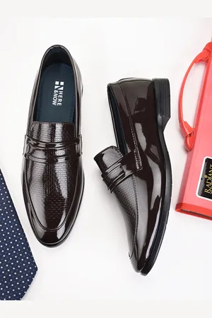 HERE&NOW Men Textured Formal Loafers