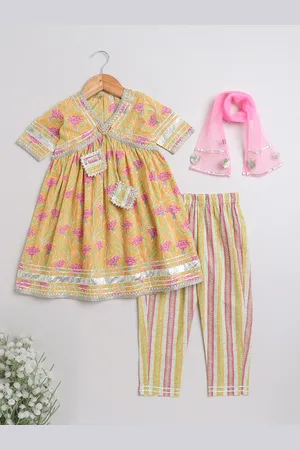 The Magic Wand Girls Floral Printed Empire Pure Cotton Kurta & Trousers With Dupatta