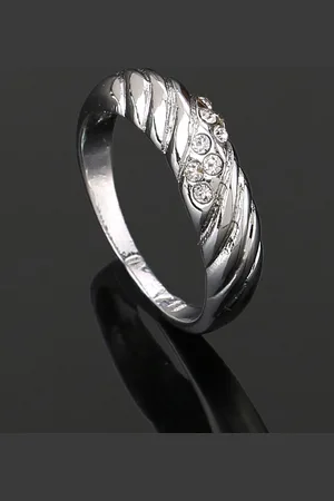 ESTELE Rhodium-Plated Crystal Studded Twisted Finger Ring