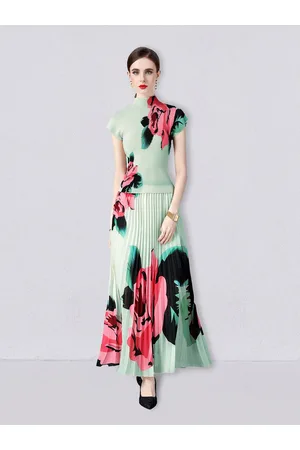 JC Collection Women Floral Print Accordion Pleated Top & Skirt