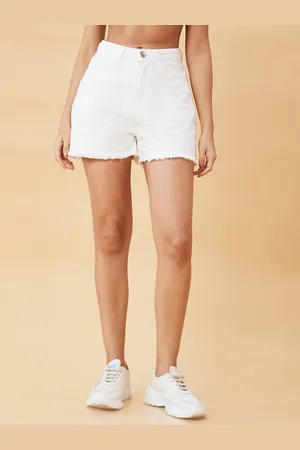 Globus Stretchable Mid-Rise Frayed Denim Shorts