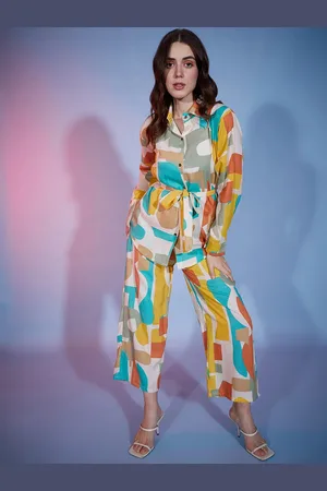 BuyNewTrend Loose-Fit Abstract Printed Belted Shirt & Palazzos