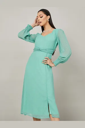 Styli Self Design Sweetheart Neck Puff Sleeve Dobby A-Line Midi Dress