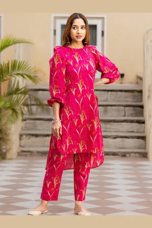 Ambraee Floral Printed Straight Kurta with Trousers