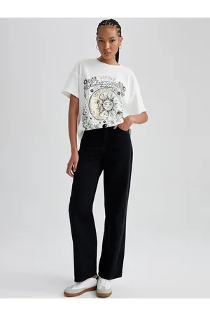 DeFacto Straight Fit High-Rise Clean Look Jeans