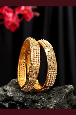 Anouk Set Of 2 Gold-Plated Stone-Studded Bangles