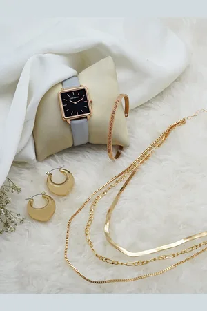 Joker & Witch Women Watch Chain Earring Bracelet Gift Set