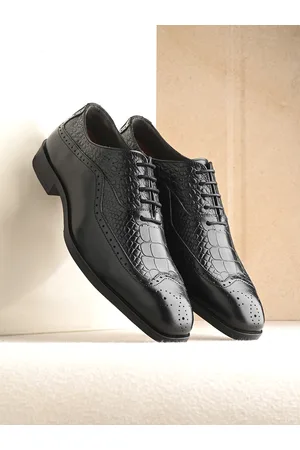 San Frissco Men Textured Leather Formal Oxfords