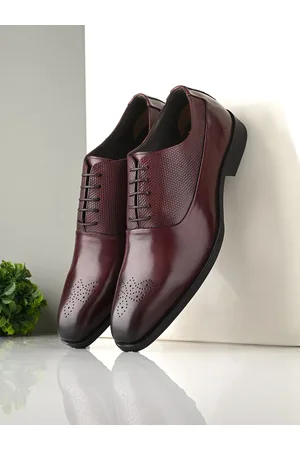 San Frissco Men Textured Leather Formal Oxfords