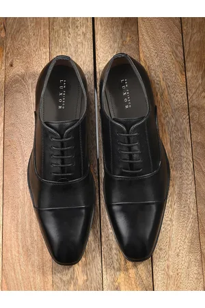 San Frissco Men Textured Leather Formal Oxfords
